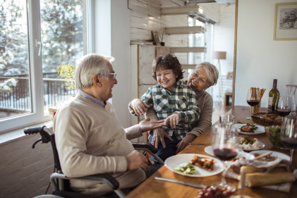 Caring for an aging parent? Tips for enjoying holiday meals